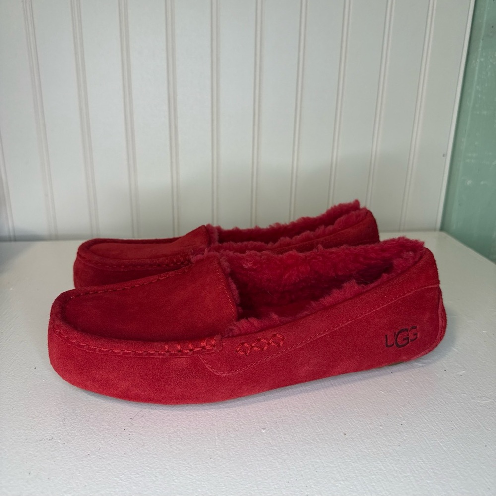 Ugg Ansley Mocassin Size 9  Womens Slippers Red Suede Comfort Cozy Casual Warm